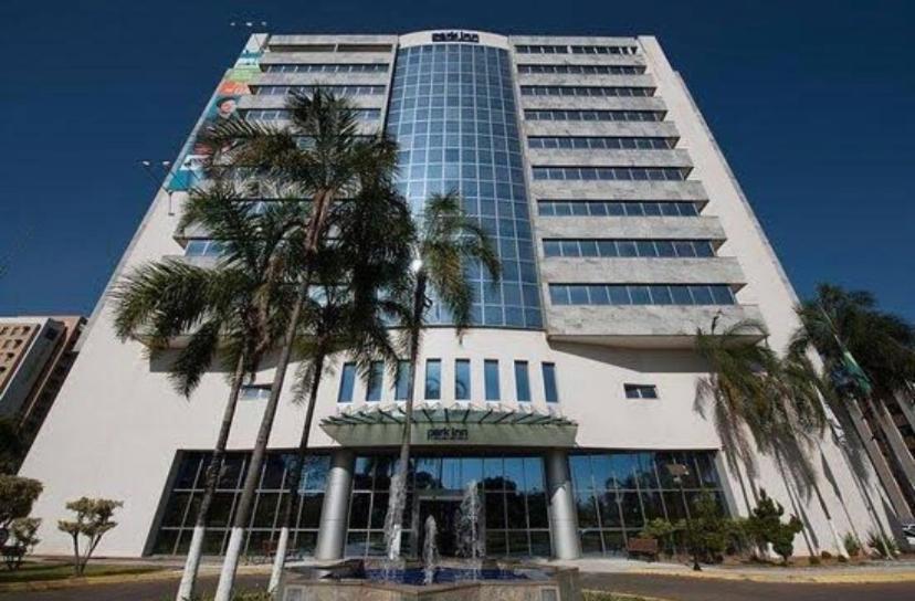 Flat em Hotel Padrão com valor Acessível Taguatinga Exterior foto